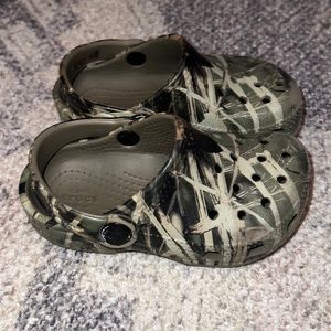 Camo toddler crocs